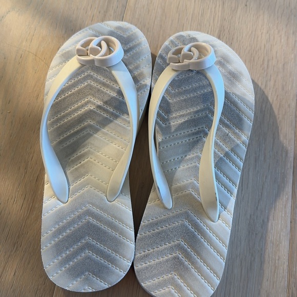 GUCCI GG Platform Flip Flop - Picture 4 of 6